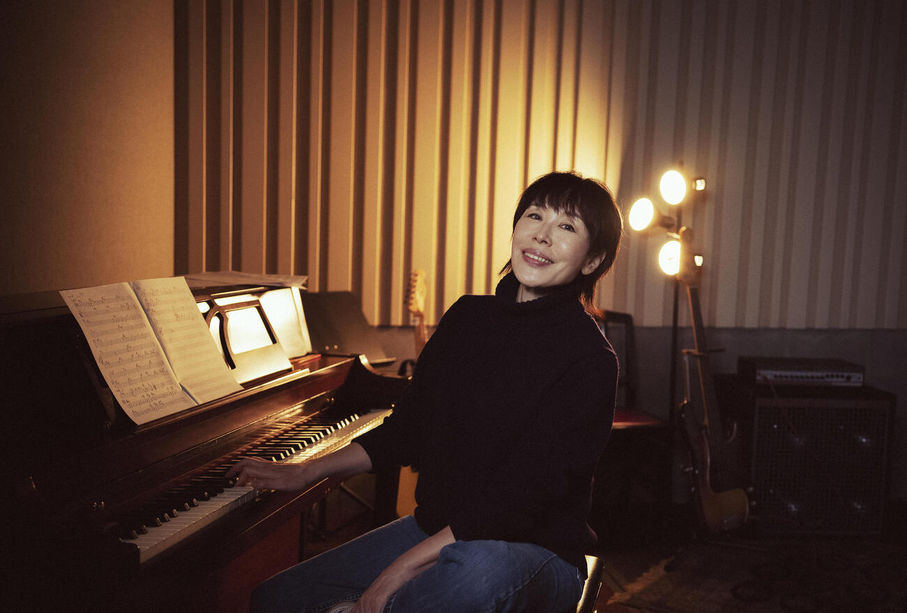 ソロデビュー45周年記念ライブを行う原由子