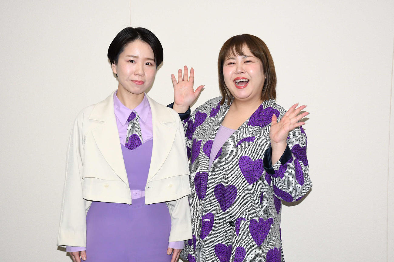 咲くやこの花賞受賞記念スペシャルライブを開催する天才ピアニストの竹内千咲（左）とますみ（撮影・阪口孝志）