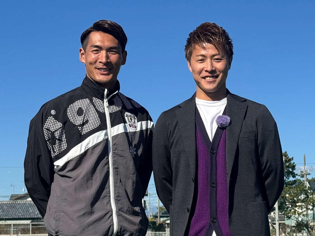 藤枝槙野監督と柿谷氏（右）