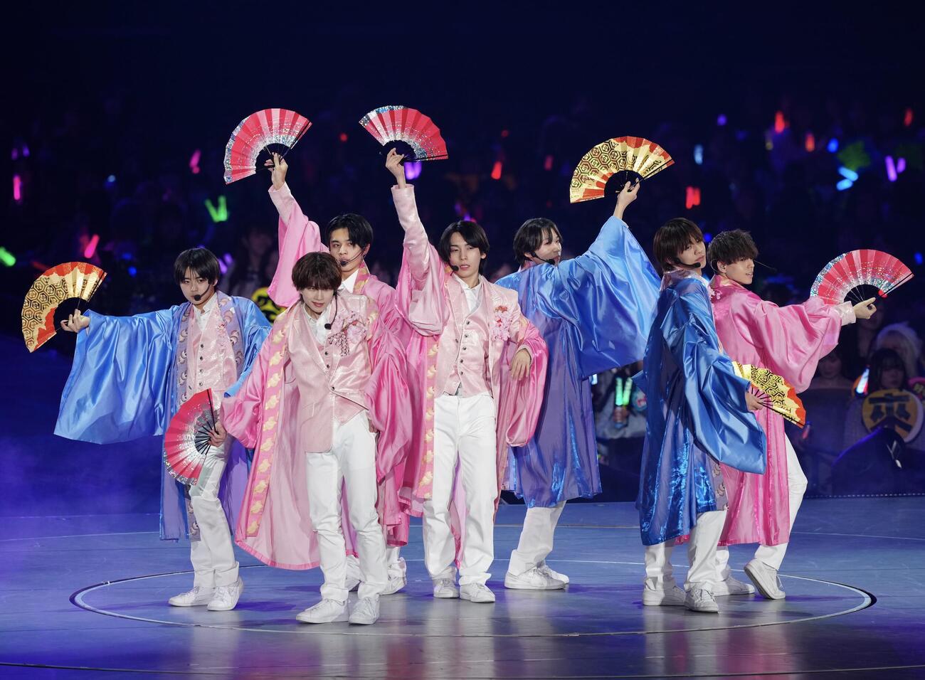 「ジュニアSTAR to FESTIVAL2026」で熱唱するジュニアたち（撮影・垰建太）