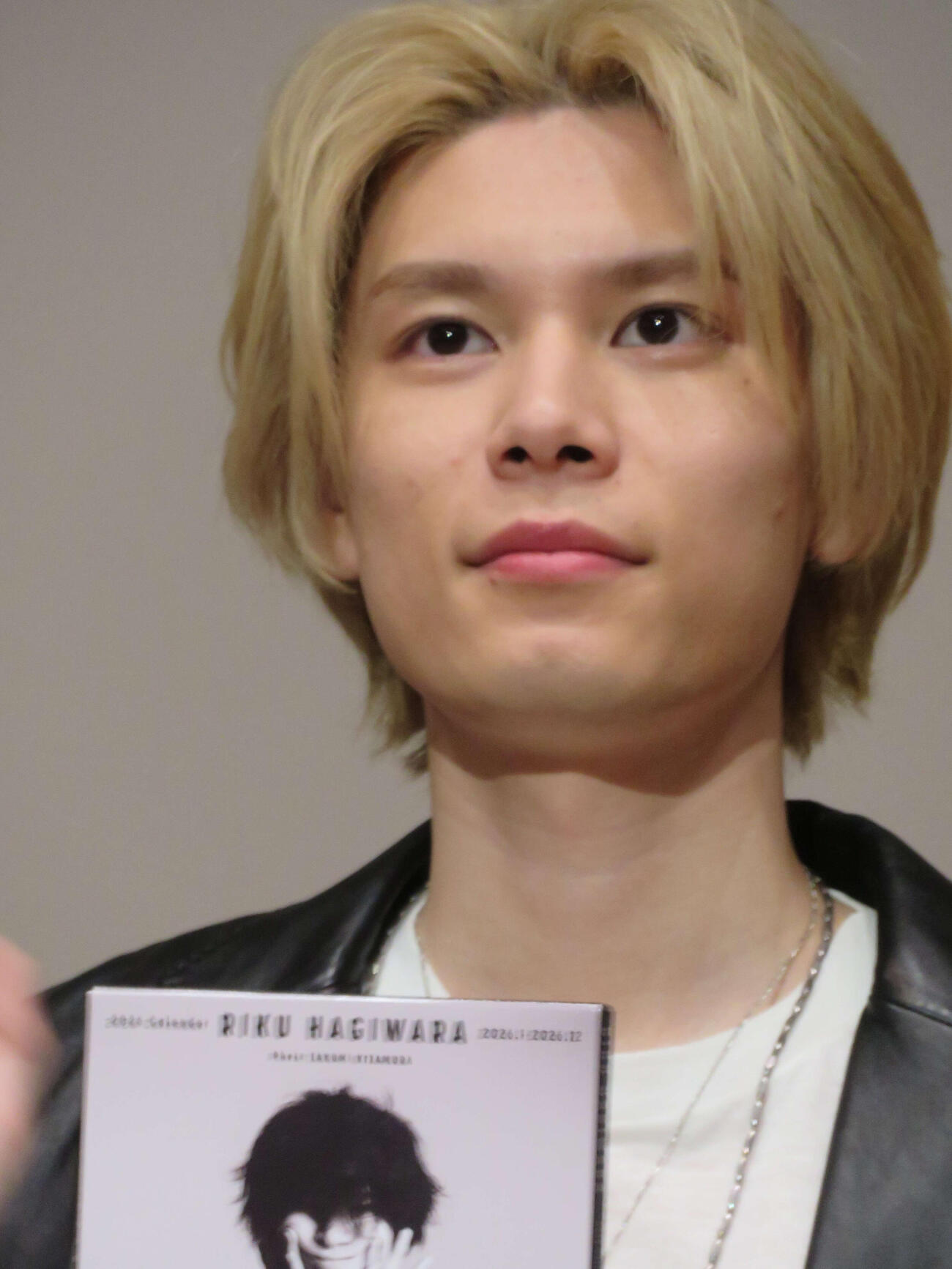 26年版卓上カレンダーの発売記念イベントを行った萩原利久