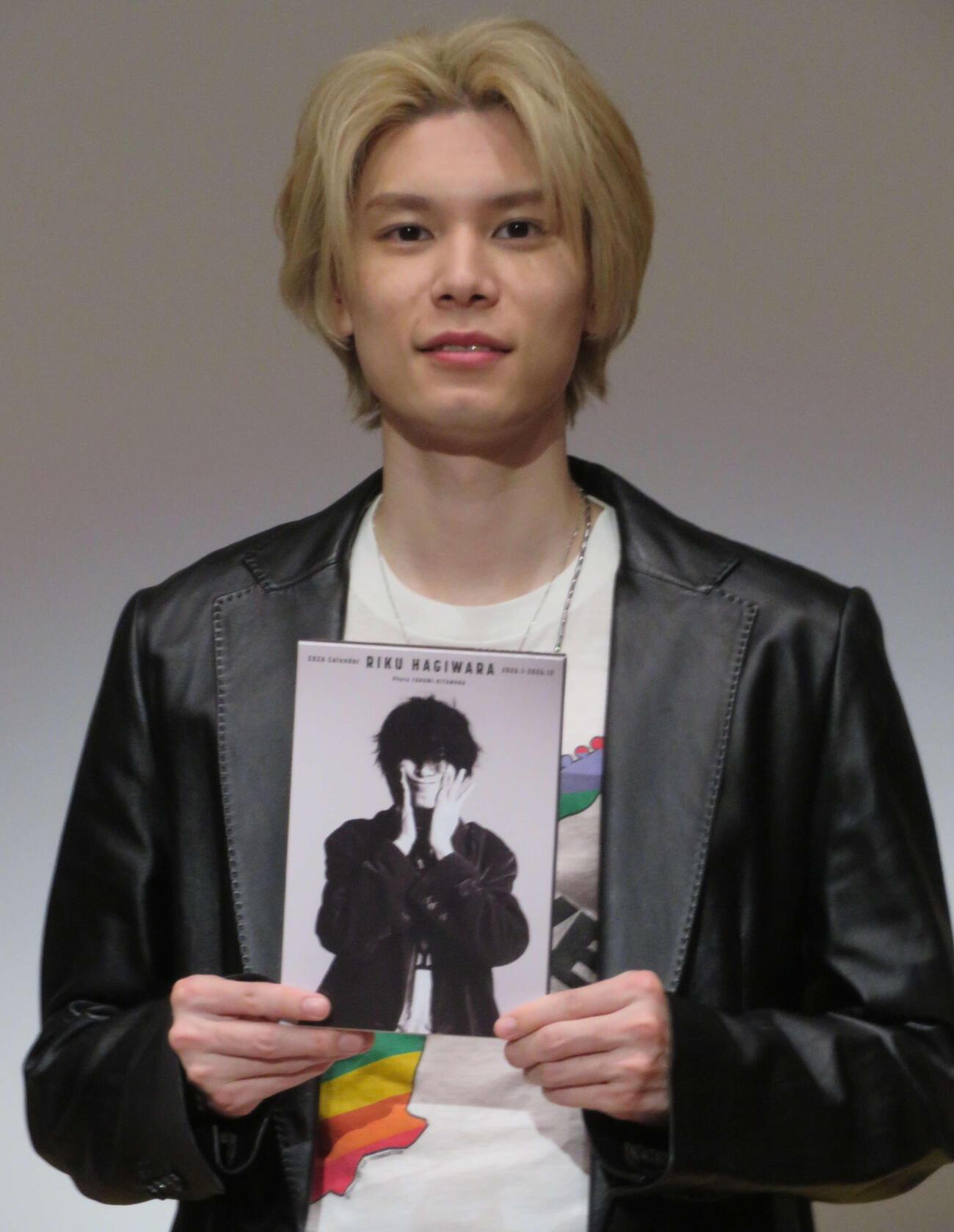 26年版卓上カレンダーの発売記念イベントを行った萩原利久