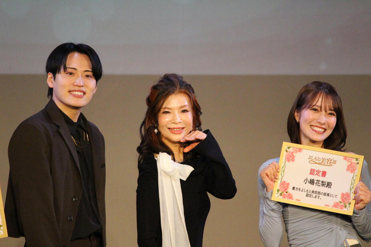 左からレインボー池田、シルク、小嶋花梨
