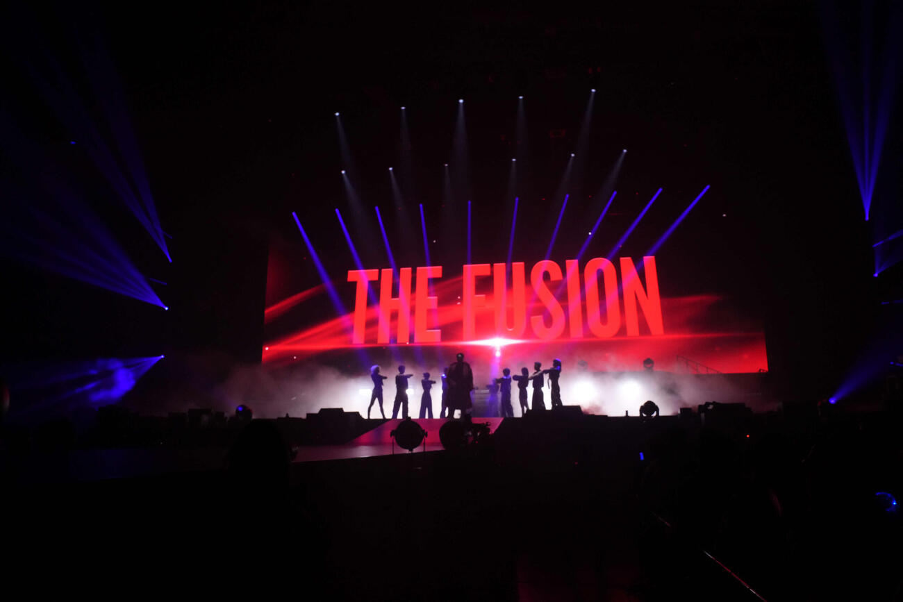 「øMI LIVE 2026　～INFINITY MOON～　Day3：FINAL NIGHT　～THE FUSION～」で歌唱するøMI
