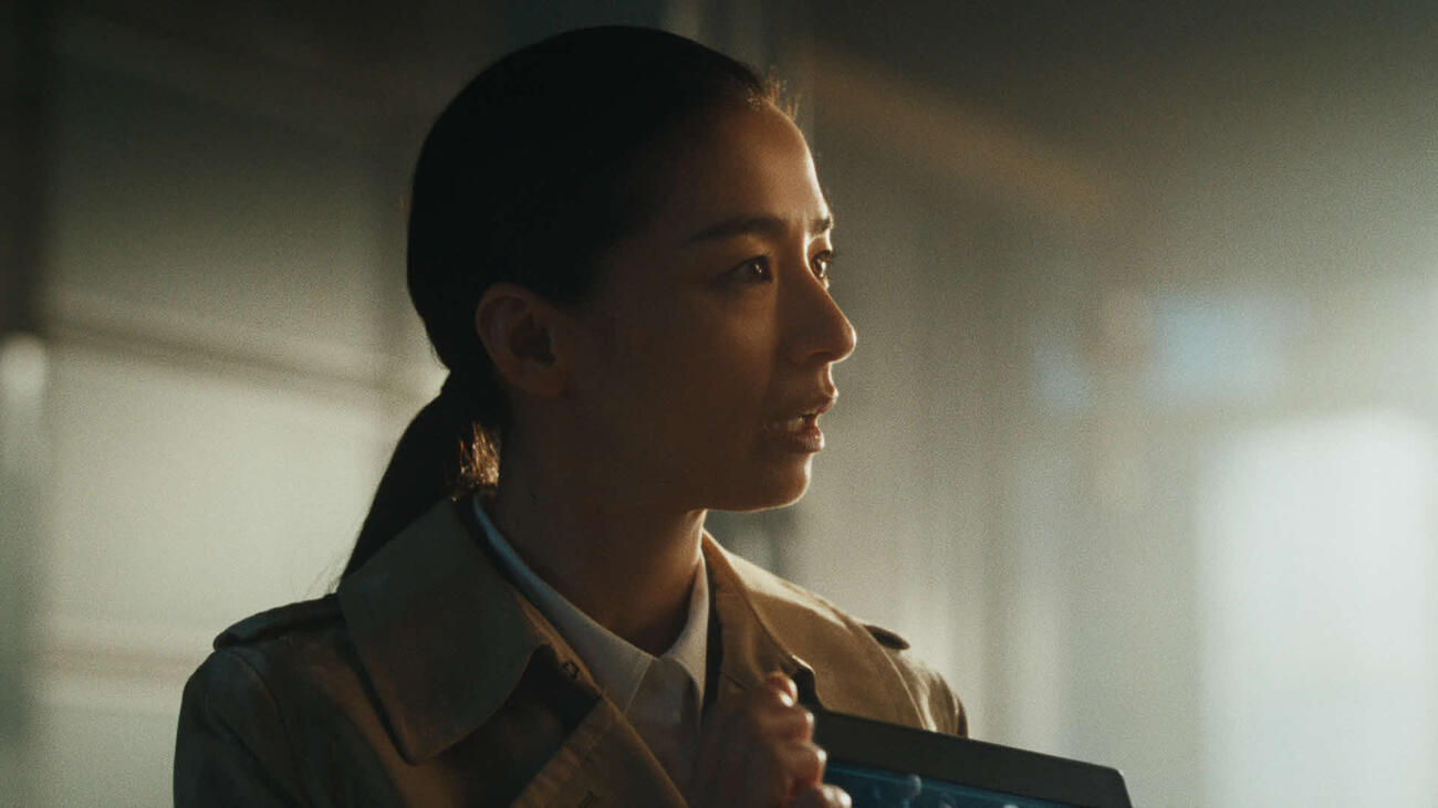 「デジホ」新CMに出演する尾野真千子