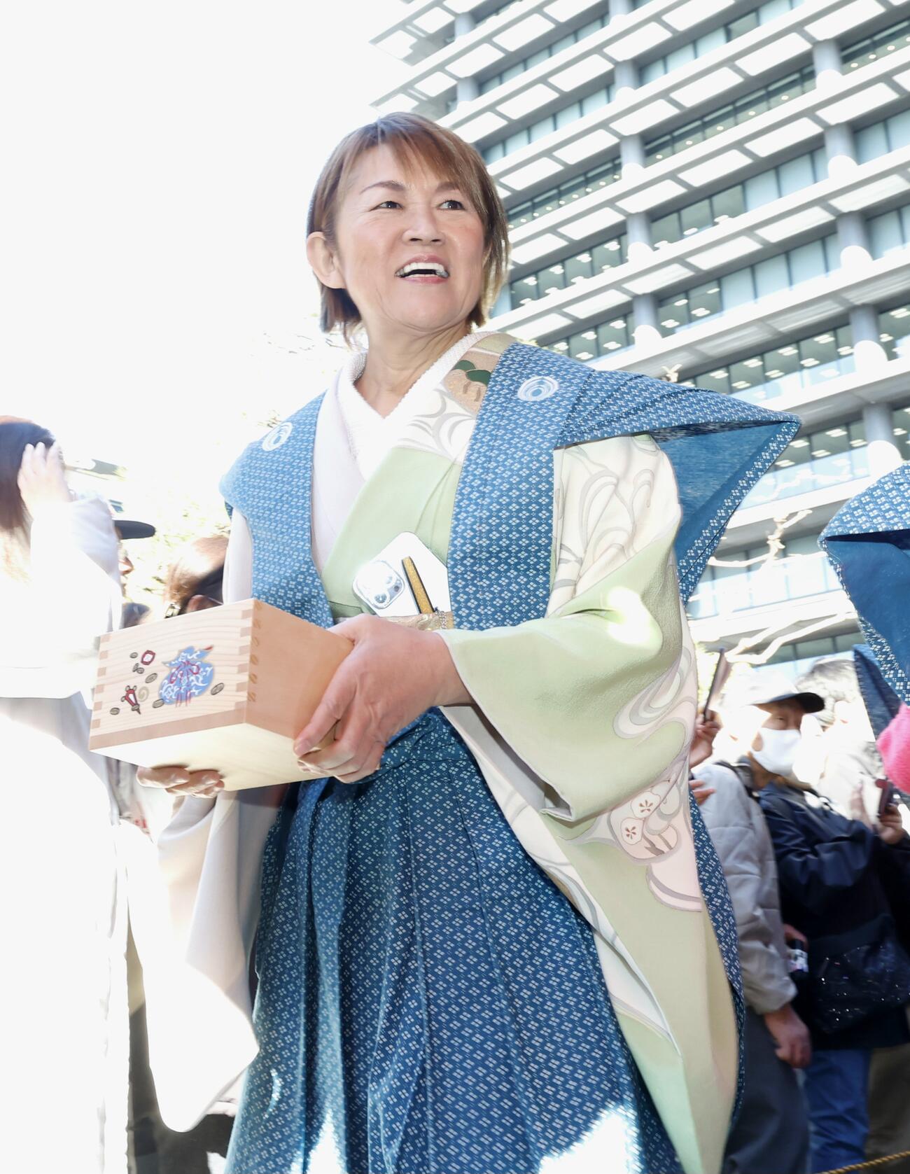 豊川稲荷東京別院節分会でお練りを行う山田邦子（撮影・山本朝陽）