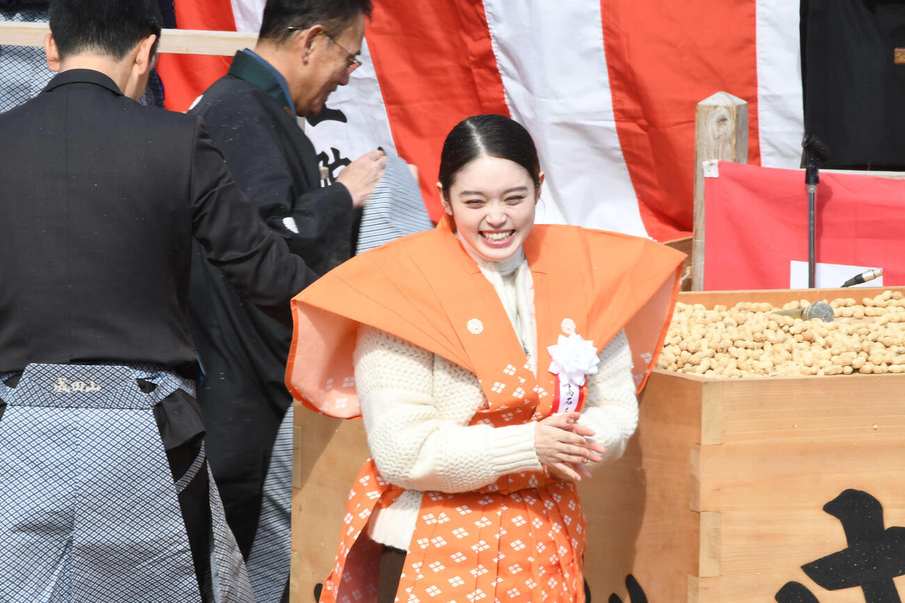 成田山不動尊（成田山大阪別院明王院）の節分祭に出席した髙石あかり（撮影・阪口孝志）