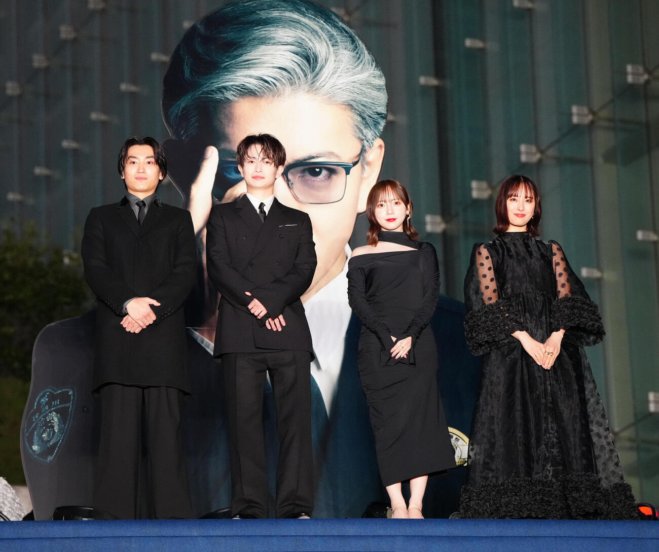 映画「教場Requiem」のカーペットアライバルイベントに臨む、左から金子大地、綱啓永、齊藤京子、大友花恋（撮影・江口和貴）