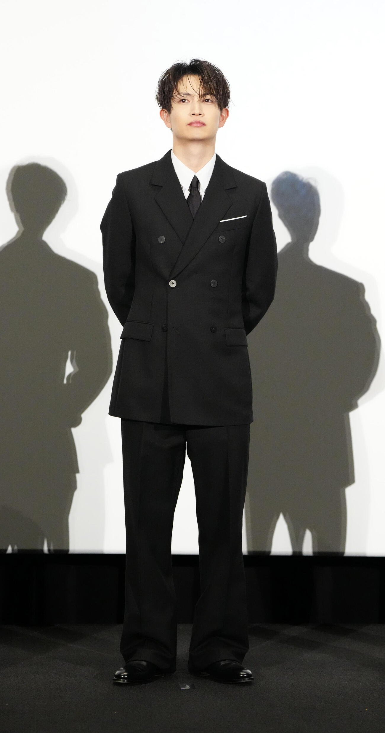 映画「教場Requiem」完成披露舞台あいさつに臨む綱啓永（撮影・江口和貴）