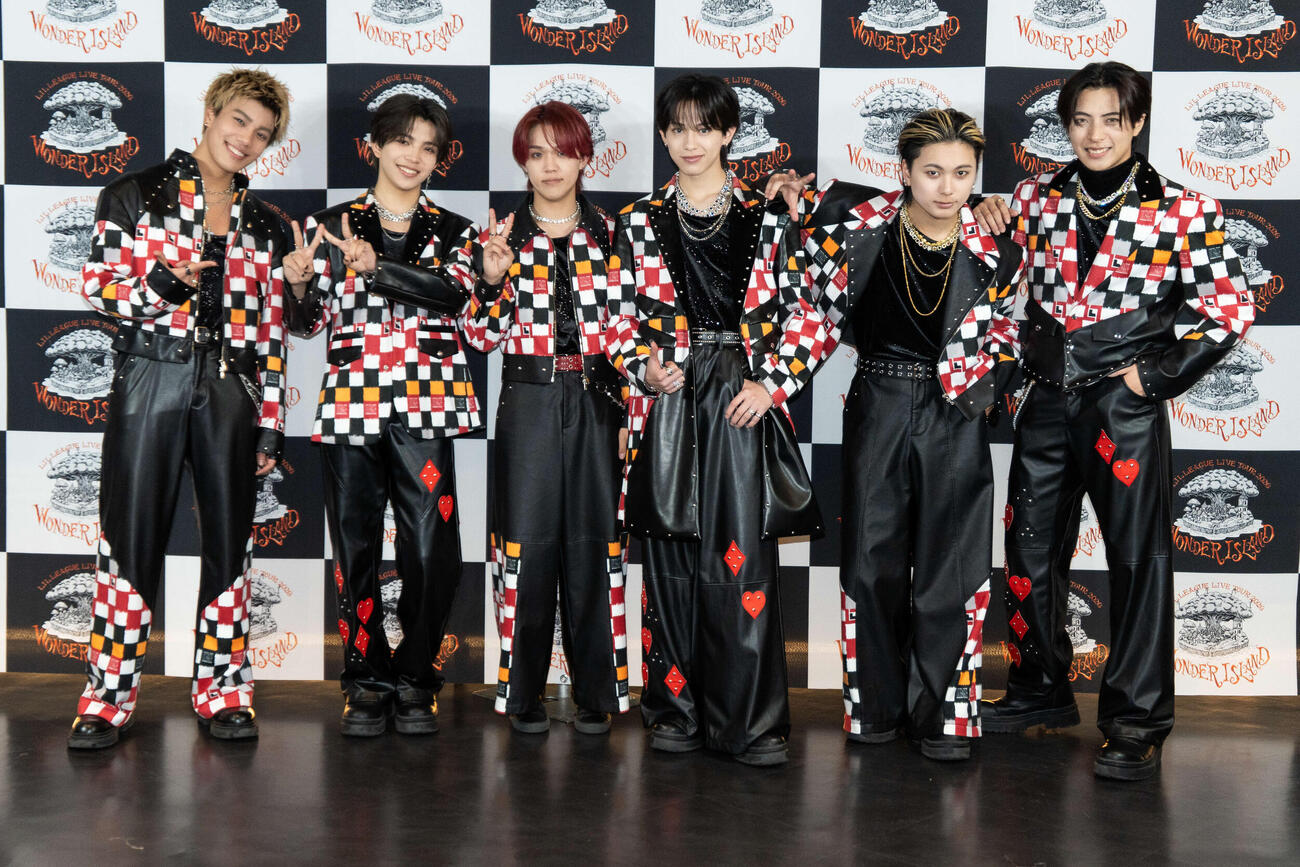 「LIL LEAGUE LIVE TOUR 2026　“Wonder Island”」を開催したLIL LEAGUE。左から岩城星那、山田晃大、百田隼麻、難波碧空、岡尾真虎、中村竜大