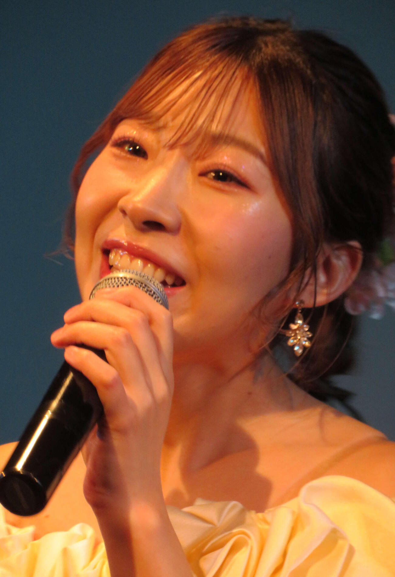 新曲「合鍵」の発売記念イベントを行った岩佐美咲