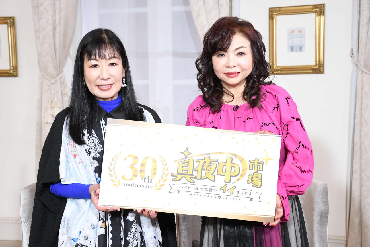 「真夜中市場＋」の取材会に出席したハイヒールリンゴ（左）とモモコ（撮影・阪口孝志）