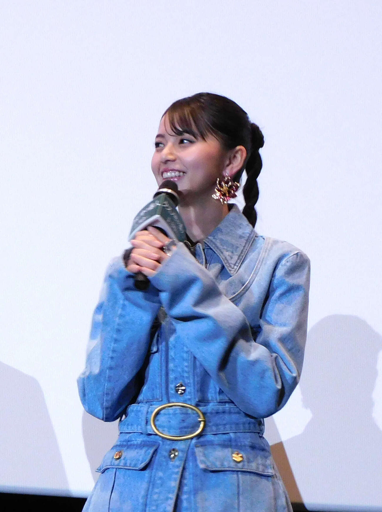 映画「クスノキの番人」公開記念舞台あいさつに登壇した齋藤飛鳥（撮影・寺本吏輝）