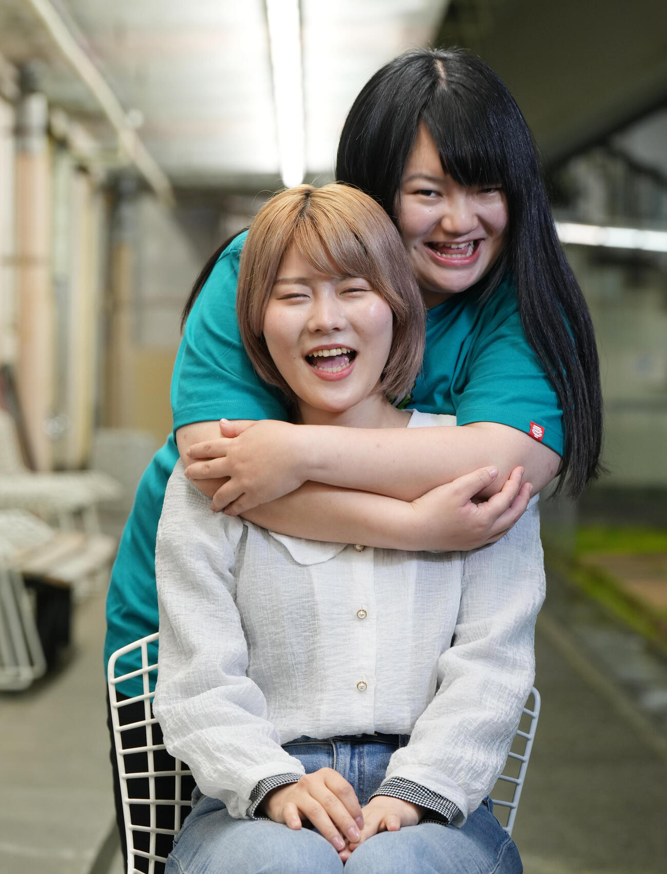 オダウエダの小田結希（左）と植田紫帆（2022年撮影）