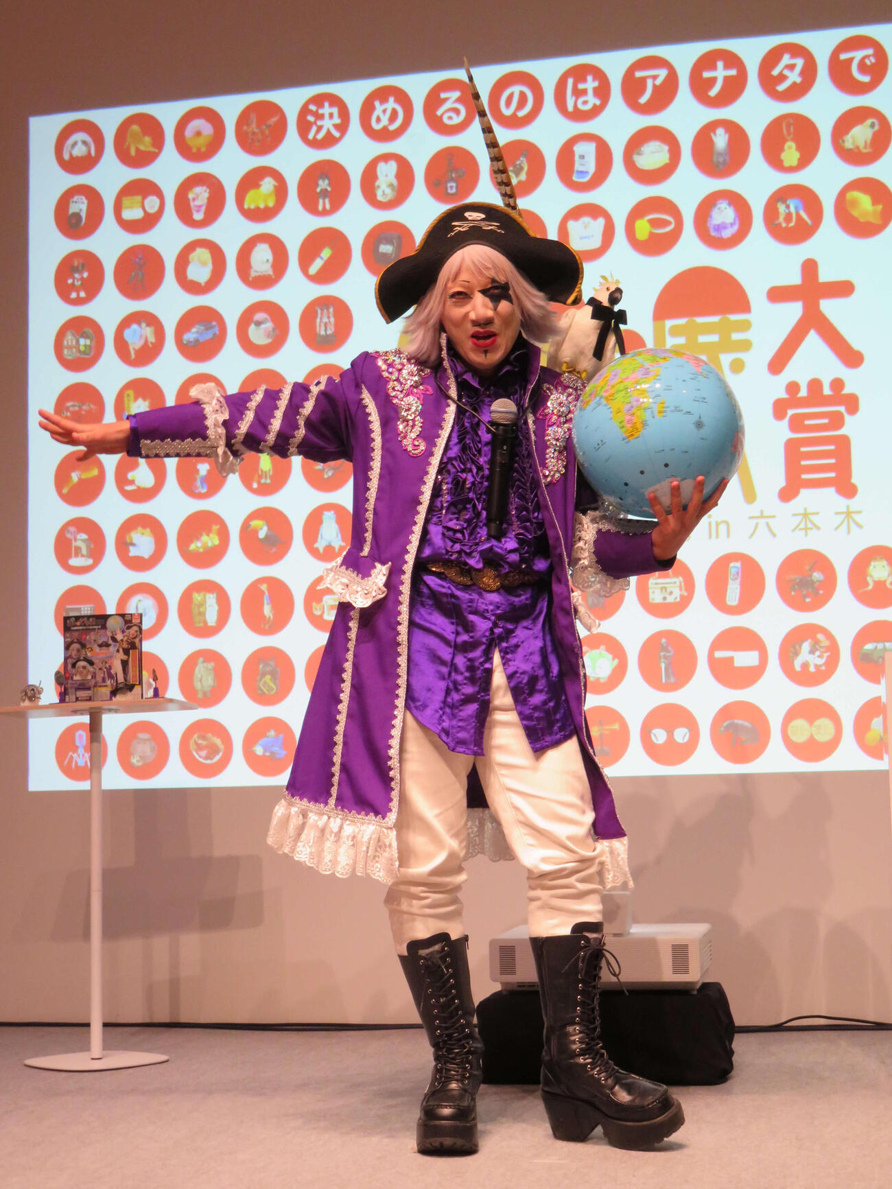 「ガチャガチャ展in六本木」プレス内覧会＆ゲスト会見に出席したゴー☆ジャス（撮影・村上幸将）