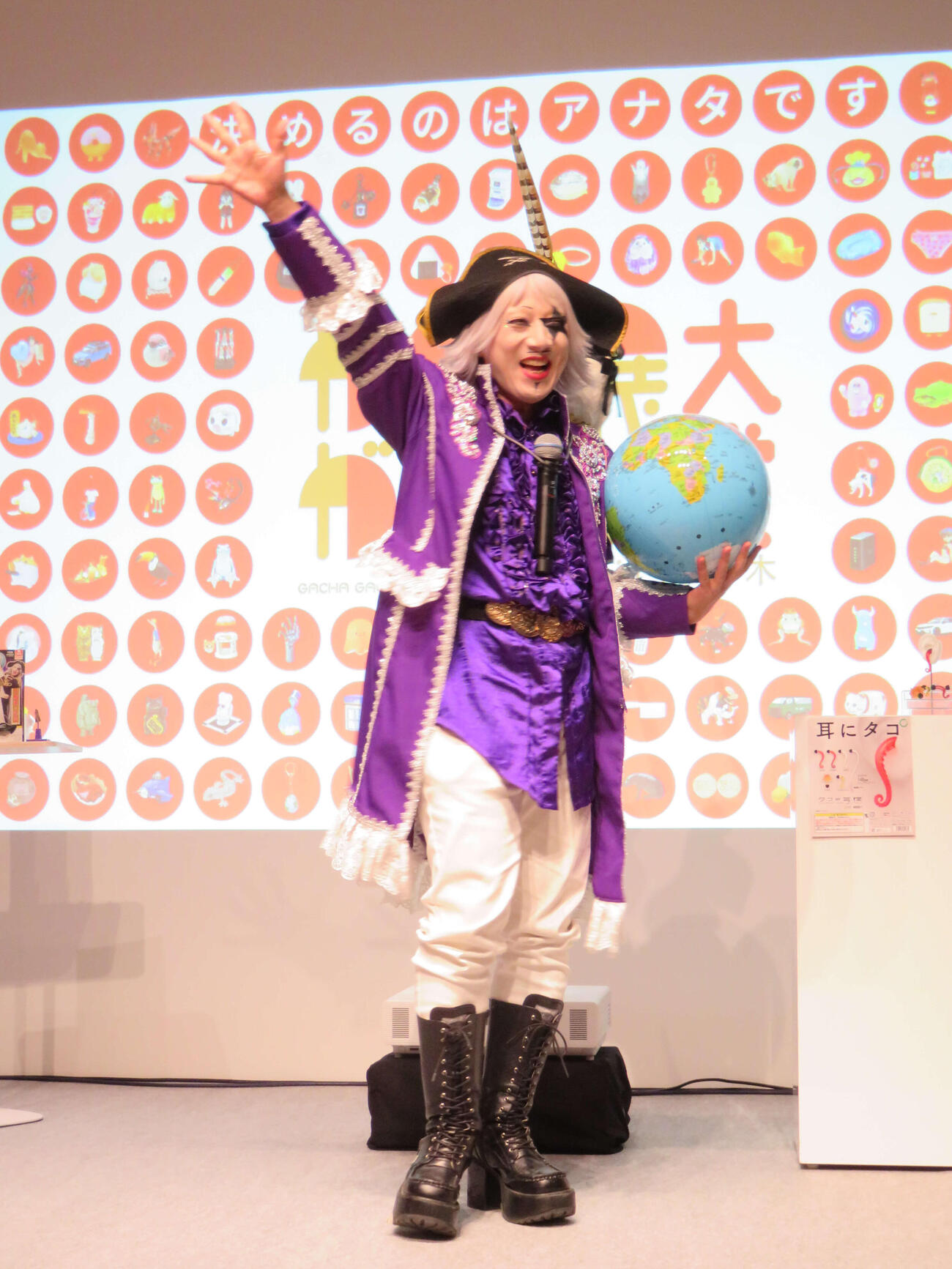 「ガチャガチャ展in六本木」プレス内覧会＆ゲスト会見に出席したゴー☆ジャス（撮影・村上幸将）