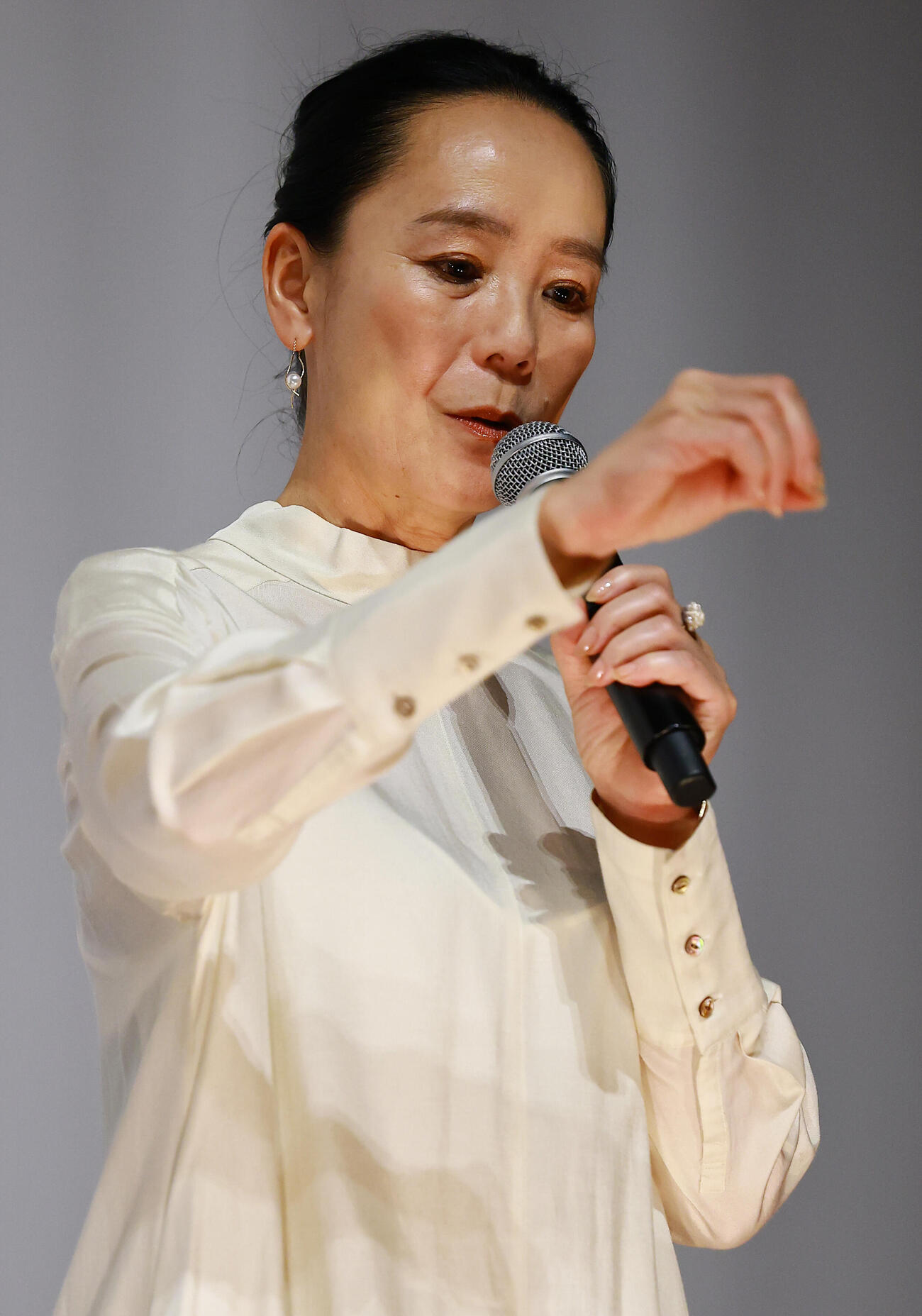 映画「たしかにあった幻」の初日舞台あいさつに登場した河瀬直美監督（撮影・野上伸悟）