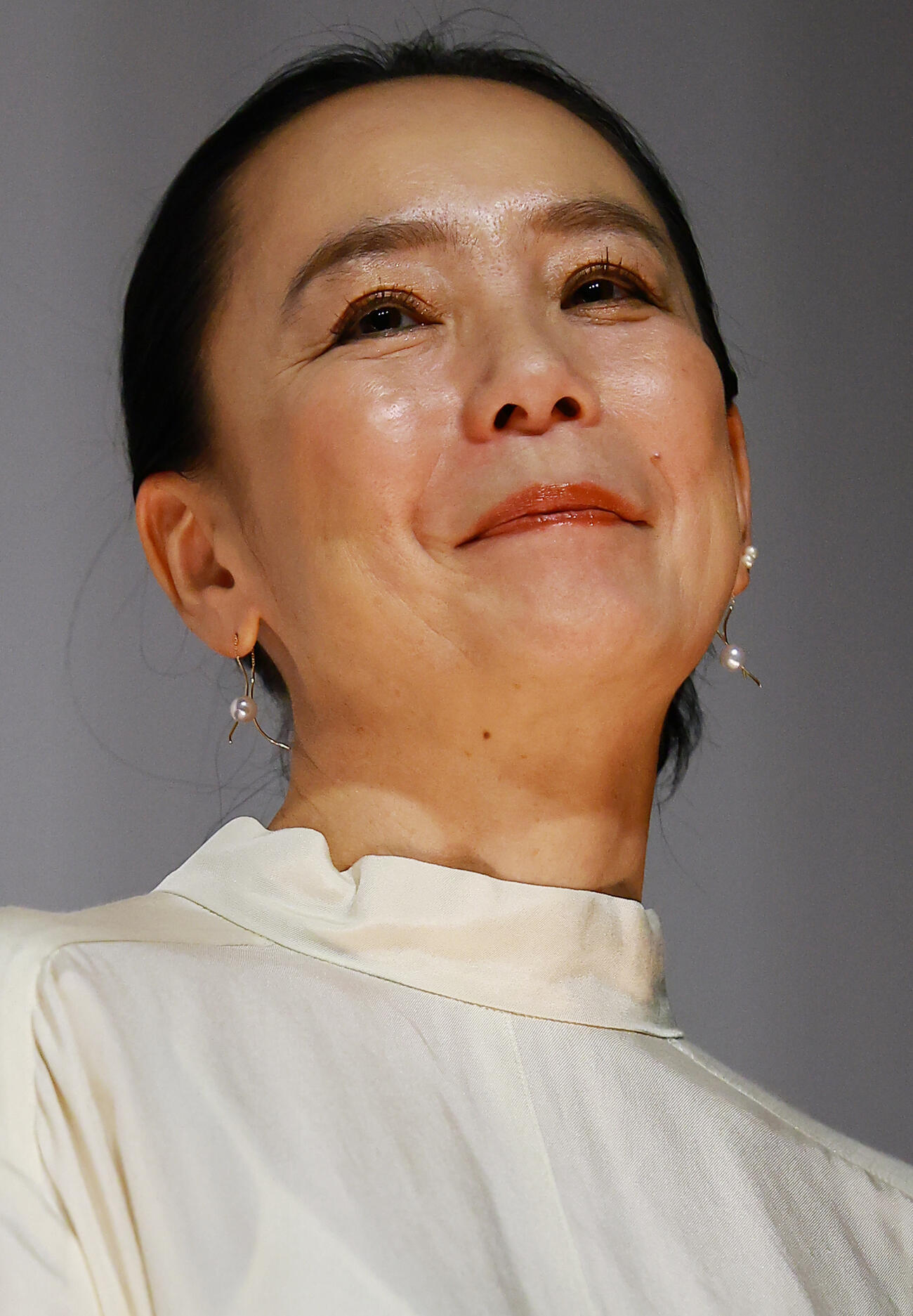 映画「たしかにあった幻」の初日舞台あいさつに登場し、感慨深げな表情をみせる河瀬直美監督（撮影・野上伸悟）
