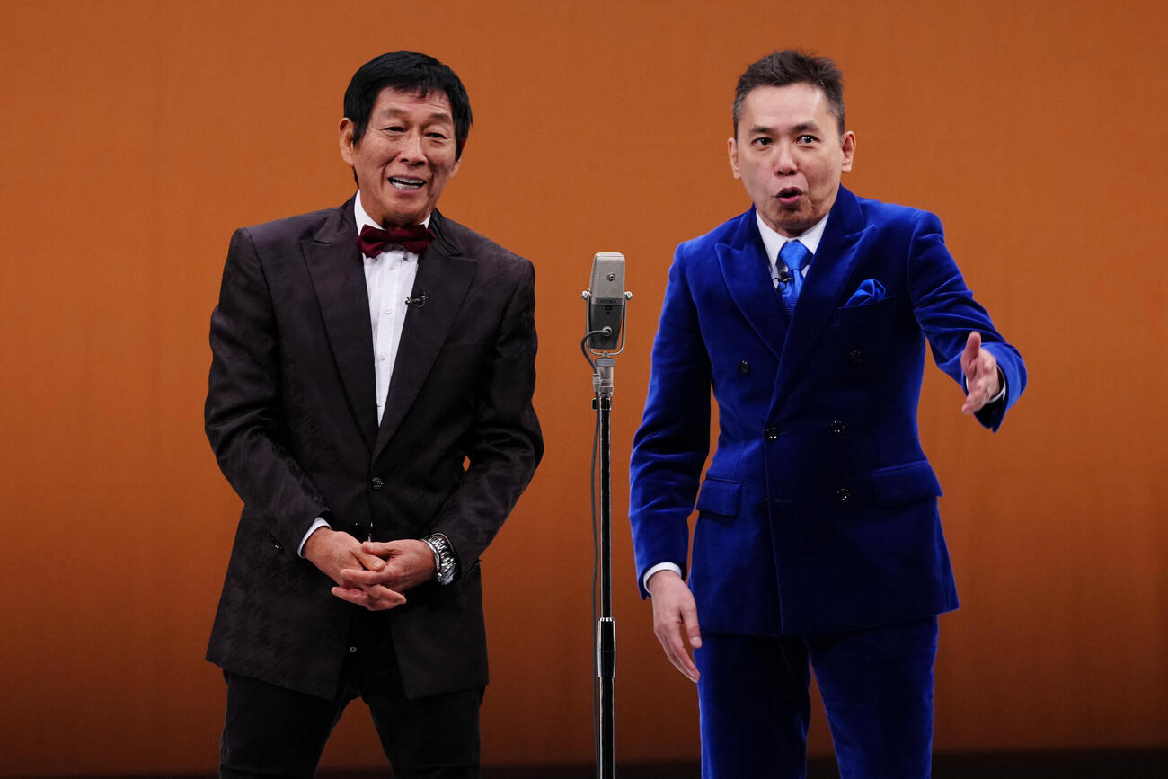 TITAN LIVE30周年記念公演に古希還暦として臨む明石家さんま（左）と太田光（撮影・垰建太）