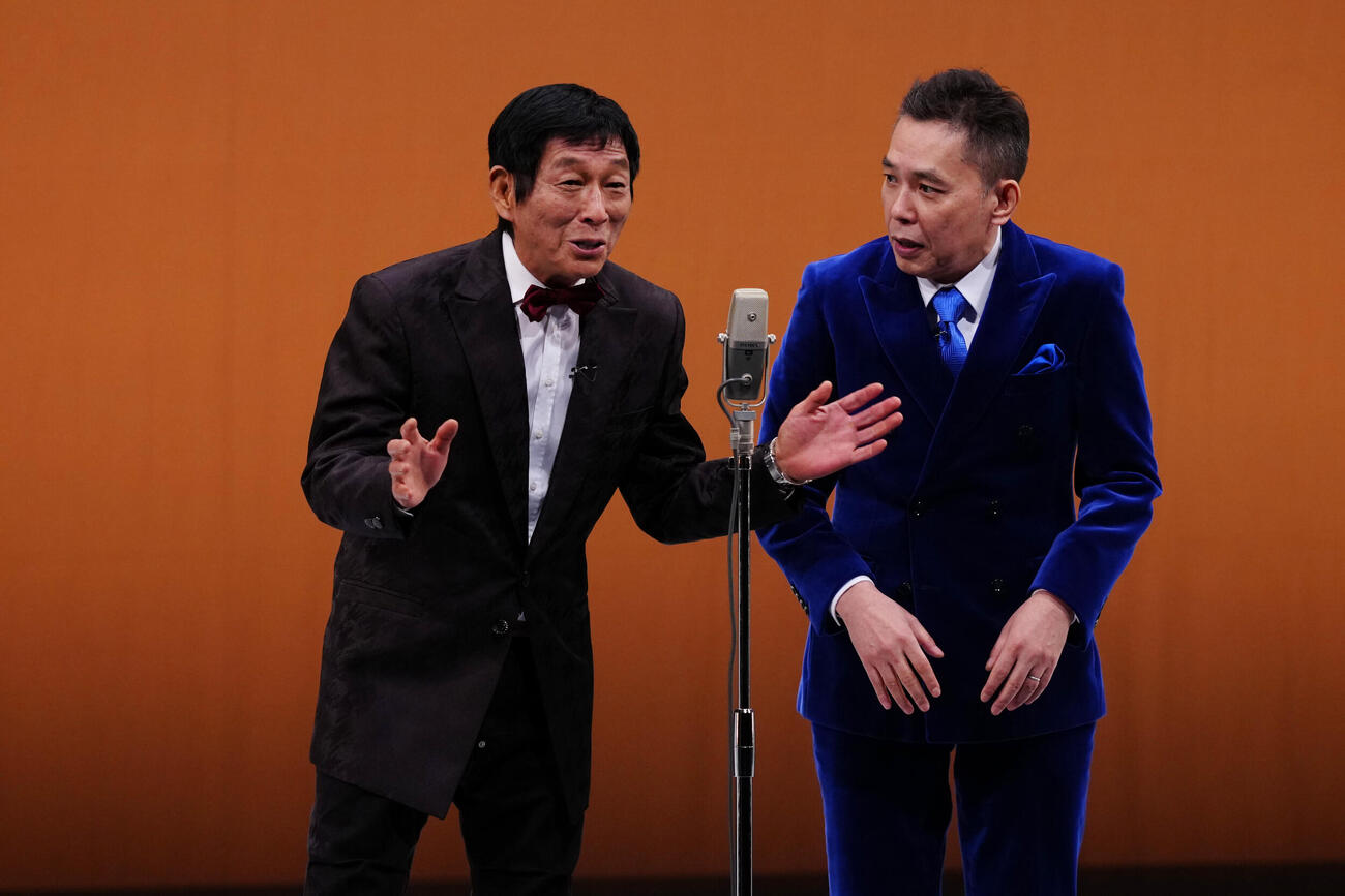 TITAN LIVE30周年記念公演に古希還暦として臨む明石家さんま（左）と太田光（撮影・垰建太）