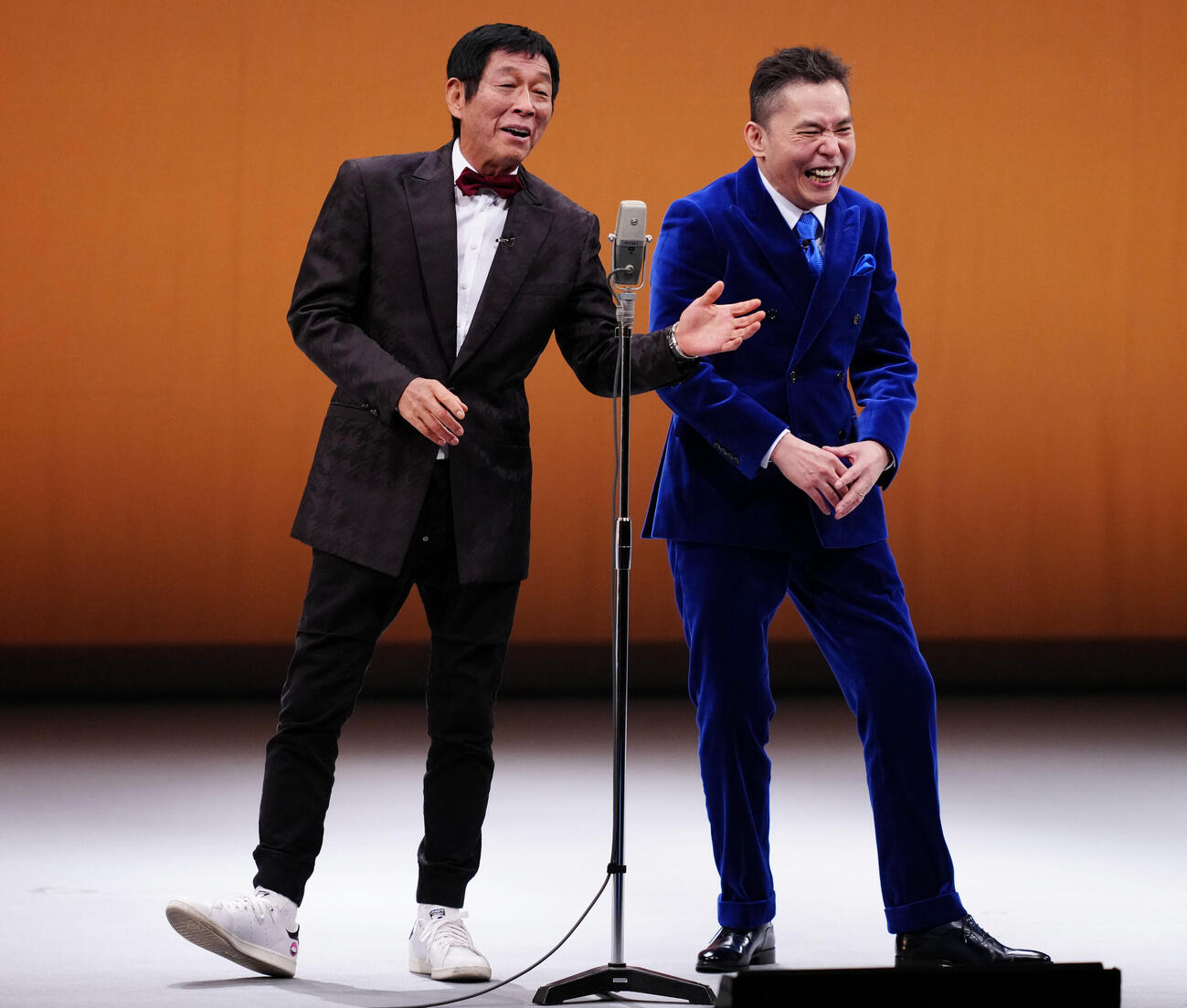TITAN LIVE30周年記念公演に古希還暦として臨む明石家さんま（左）と太田光（撮影・垰建太）