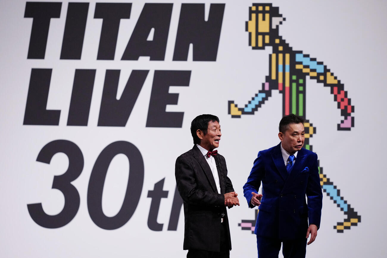 TITAN LIVE30周年記念公演に古希還暦として臨む明石家さんま（左）と太田光（撮影・垰建太）