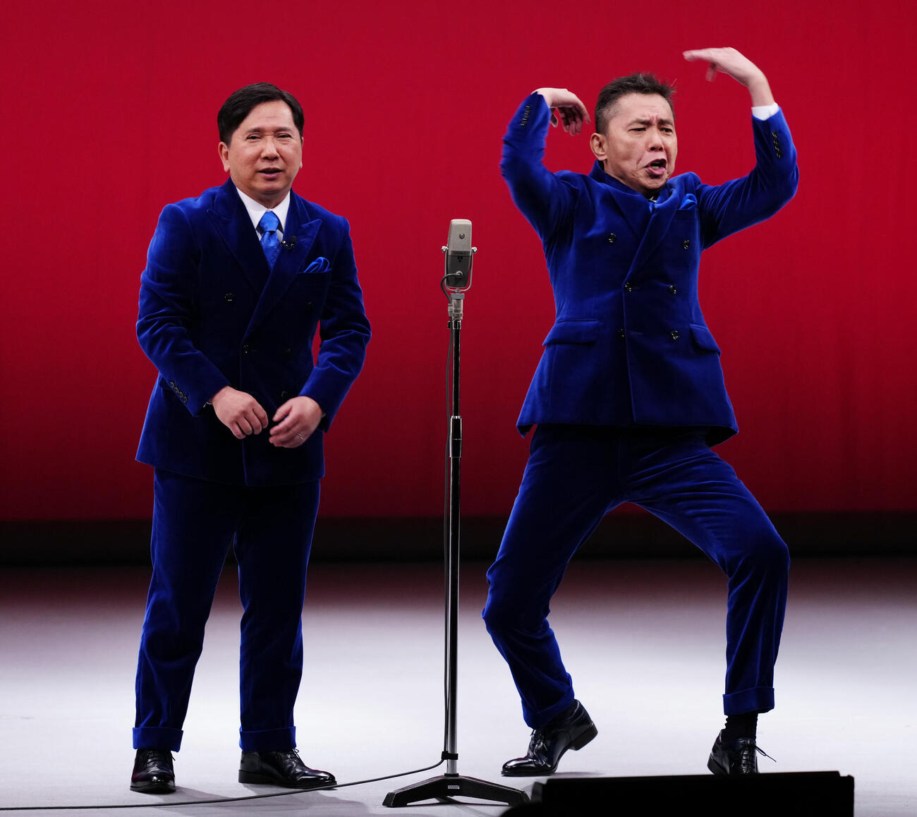 TITAN LIVE30周年記念公演に臨む爆笑問題の太田光（右）と田中裕二（撮影・垰建太）