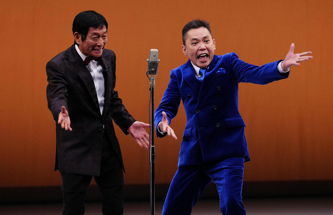 TITAN LIVE30周年記念公演に古希還暦として臨む明石家さんま（左）と太田光（撮影・垰建太）