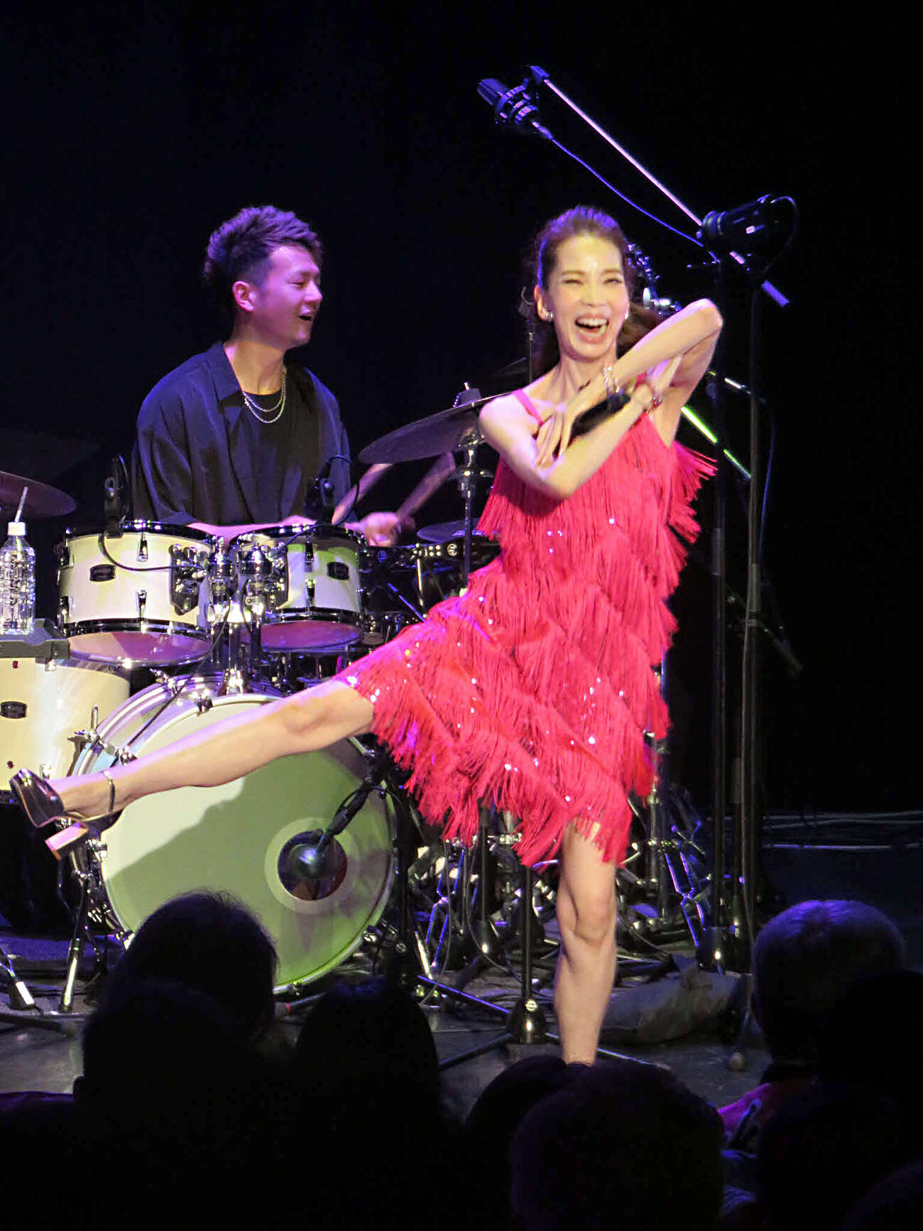 ピンク・レディーの「UFO」を踊る増田惠子