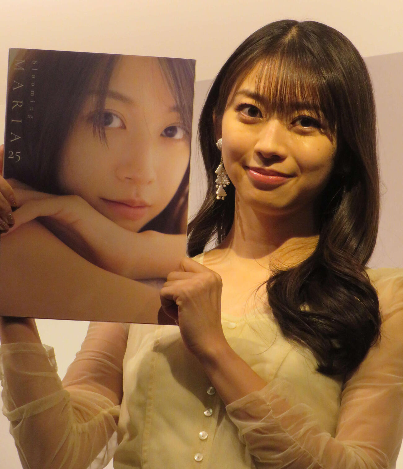 写真集「Blooming MARIA25」の発売記念イベントを行った牧野真莉愛