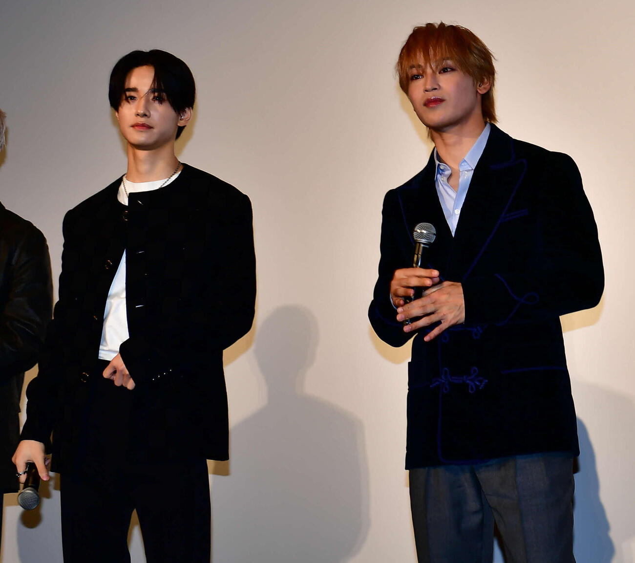 「JO1DER SHOW 2025　“WHEREVER WE ARE”IN TOKYO DOME－LIVE FILM」公開記念舞台あいさつに出席したJO1佐藤景瑚（左）と與那城奨（撮影・松尾幸之介）
