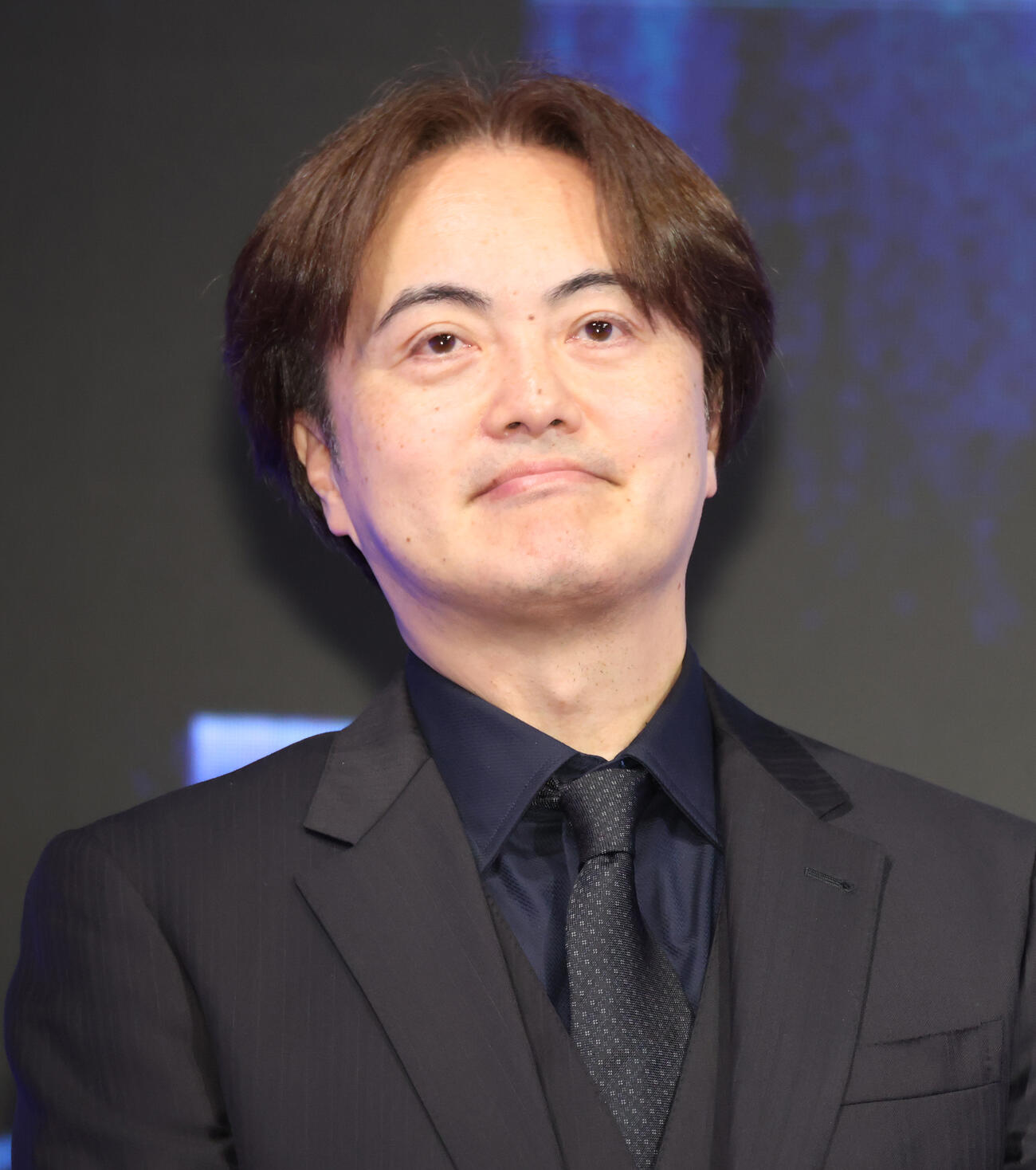 映画「ブルーロック」製作報告会を行う松橋真三プロデューサー（撮影・中島郁夫）