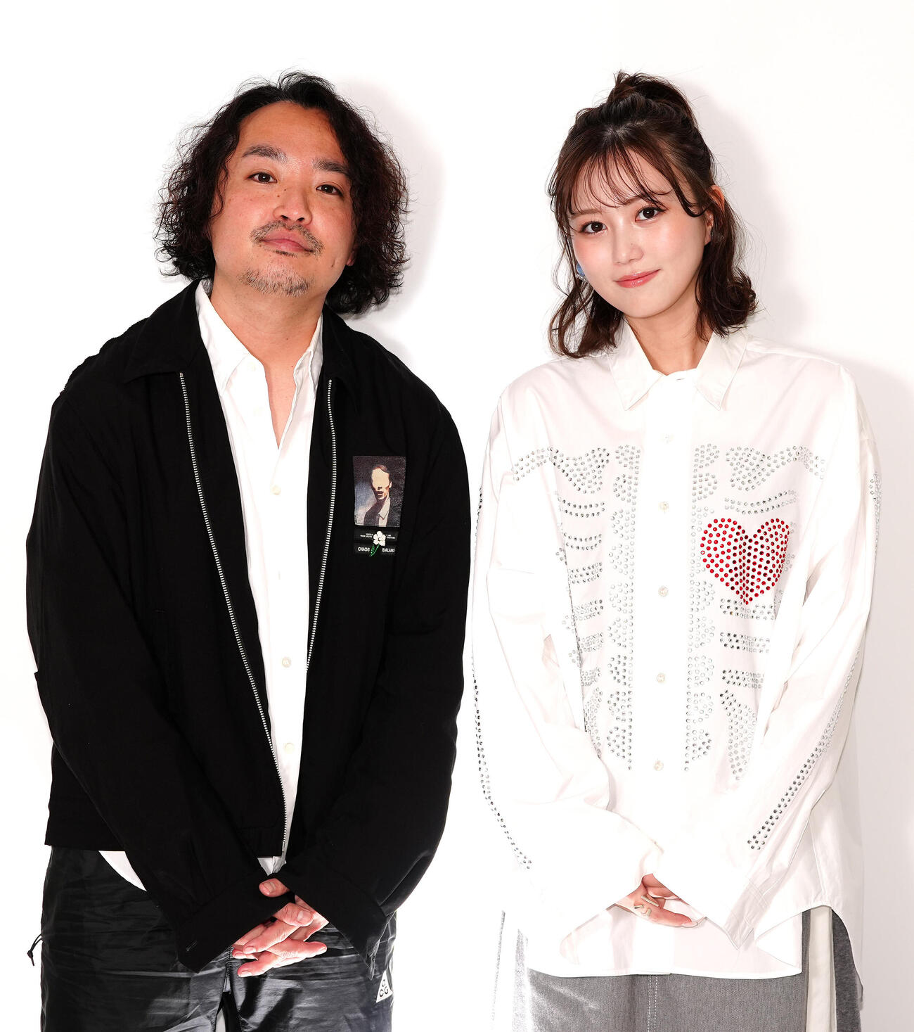 映画「ブルックリンでZ級監督と恋に落ちた私」で主演を務める三原羽衣（右）と宇賀那健一監督（撮影・江口和貴）