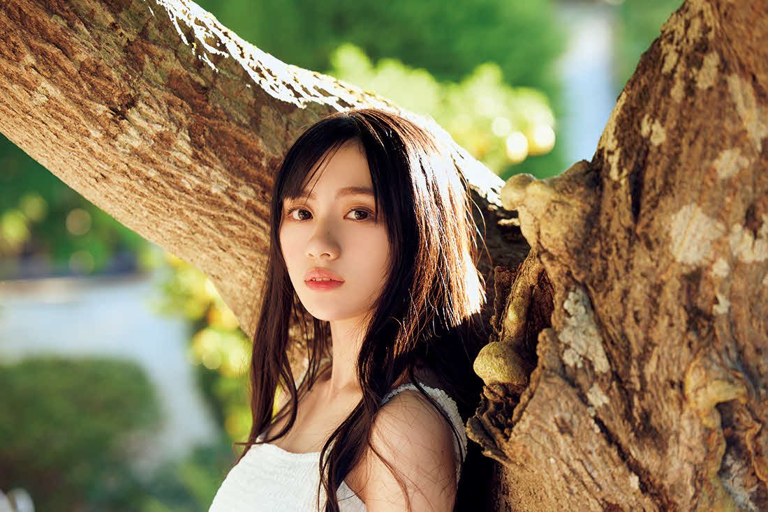 乃木坂46川﨑桜ファースト写真集のカット（撮影／須江隆治）