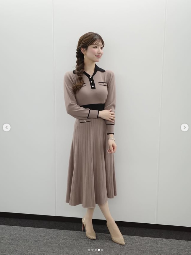 「こぼれ落ちそう」なワンピ姿（小林李衣奈のインスタグラムから）