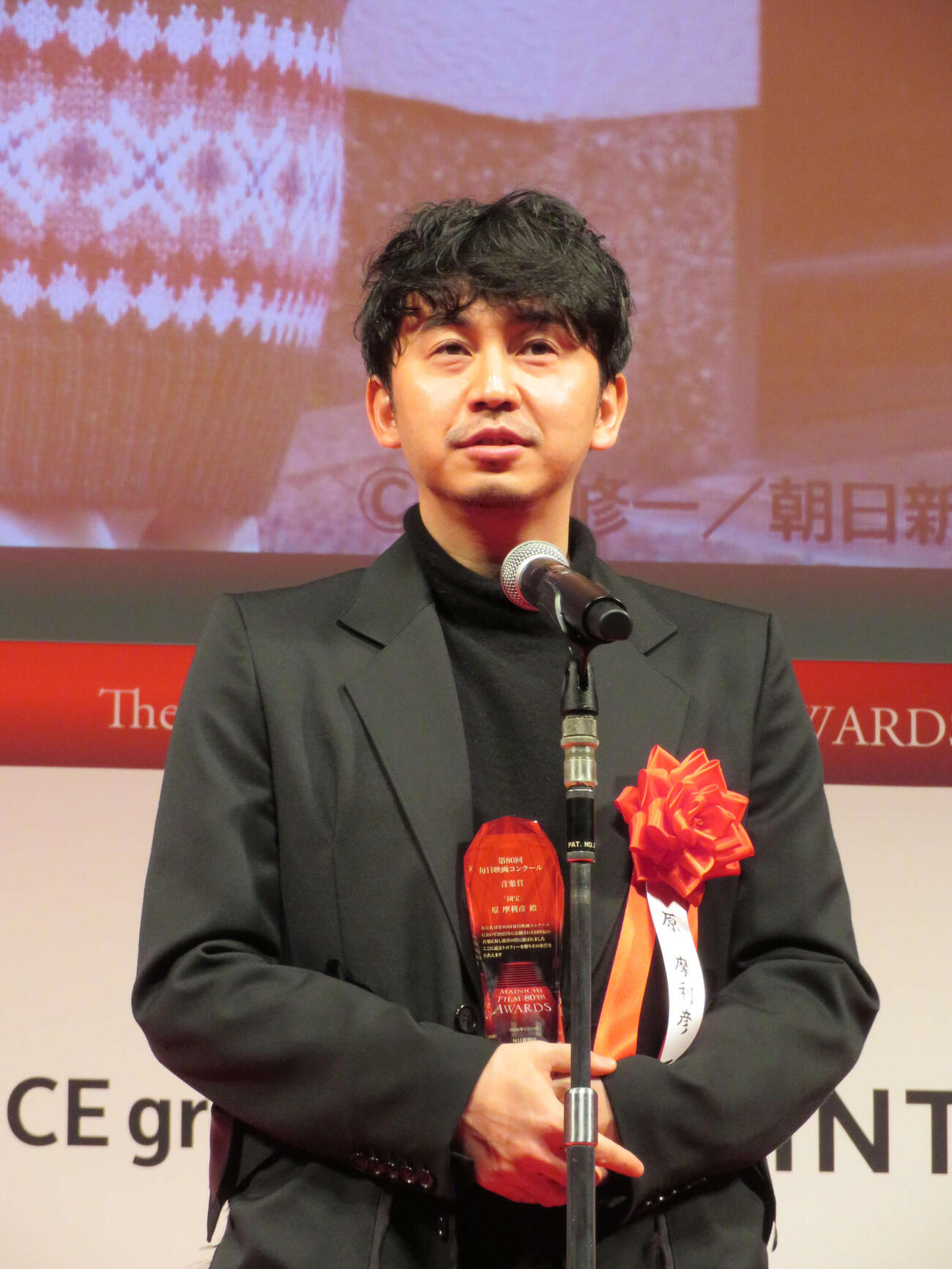 毎日映画コンクール贈呈式に登壇した「国宝」の原摩利彦氏（撮影・村上幸将）