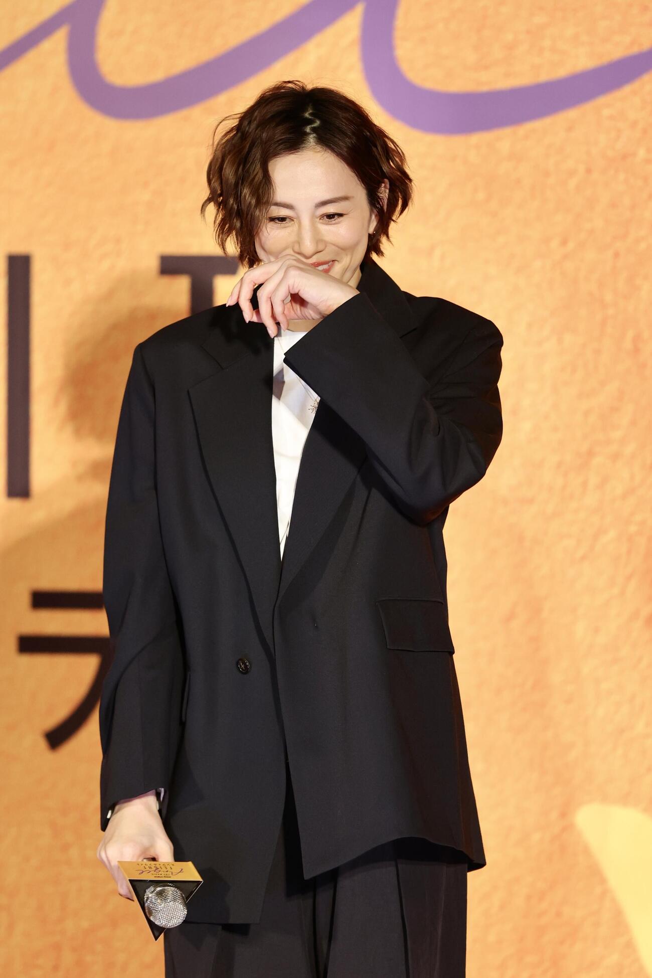 笑顔を見せる米倉涼子（撮影・河田真司）