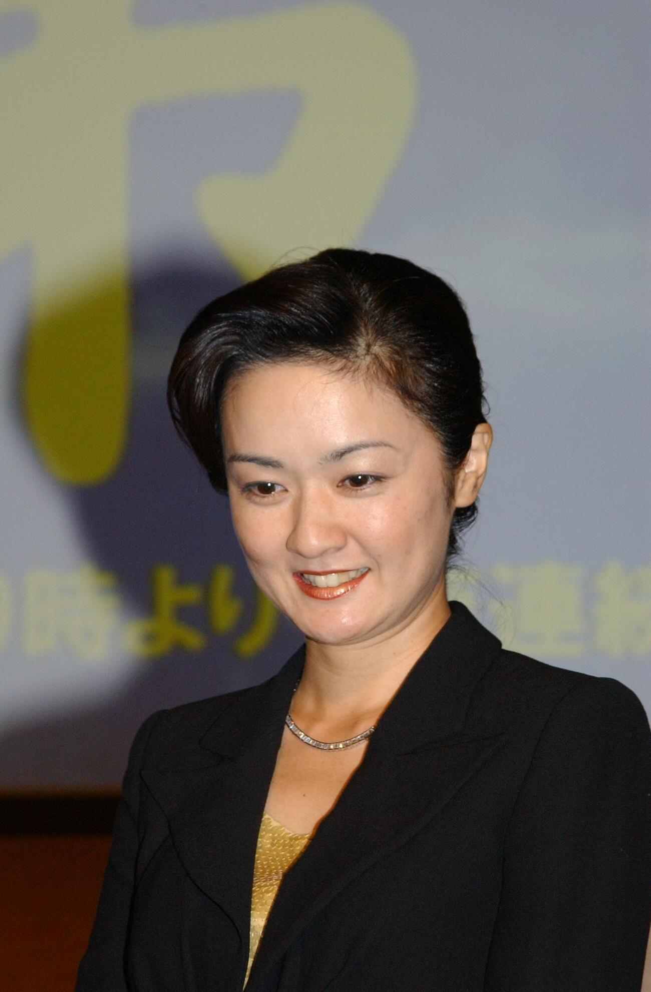 石原伸晃氏の妻・里紗さん（04年11月撮影）