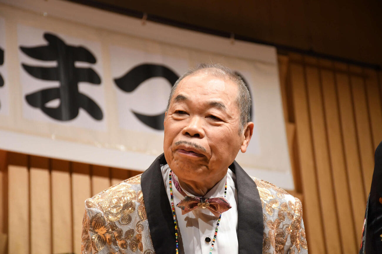 関西演芸協会まつりに出演した若井ぼん（撮影・阪口孝志）