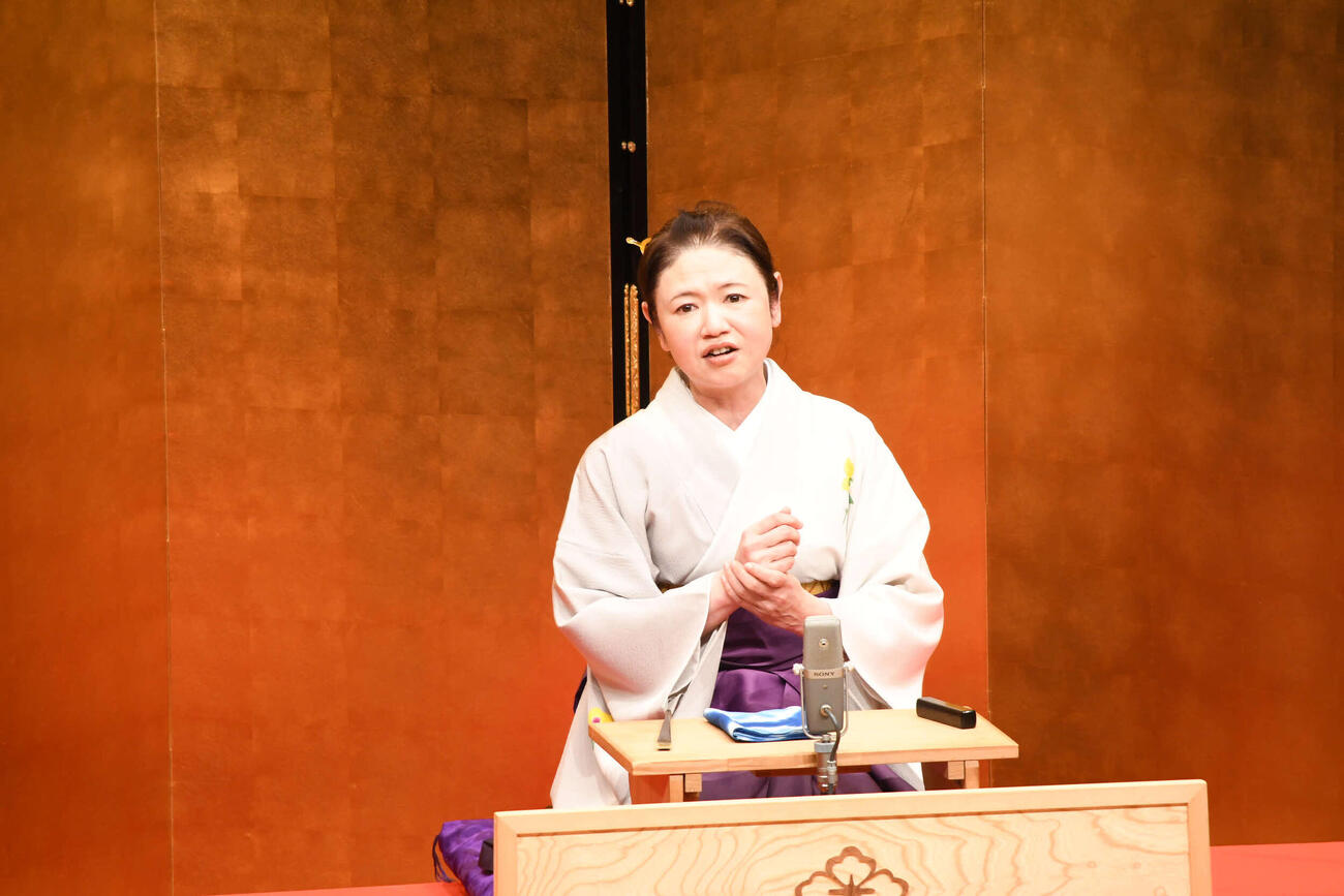 関西演芸協会まつりに出演した講談師の旭堂鱗林（撮影・阪口孝志）