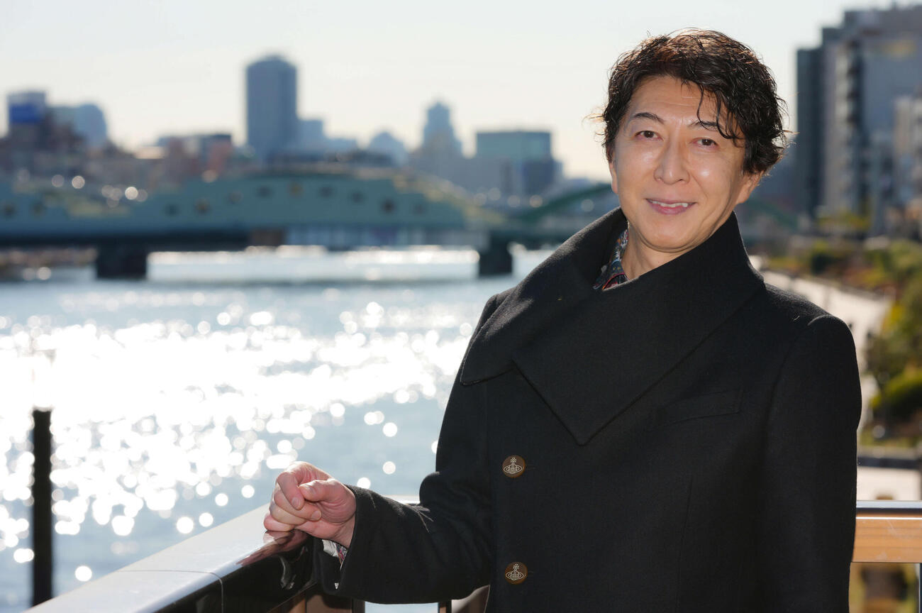 幅広いジャンルで活躍を見せる篠井英介（撮影・垰建太）