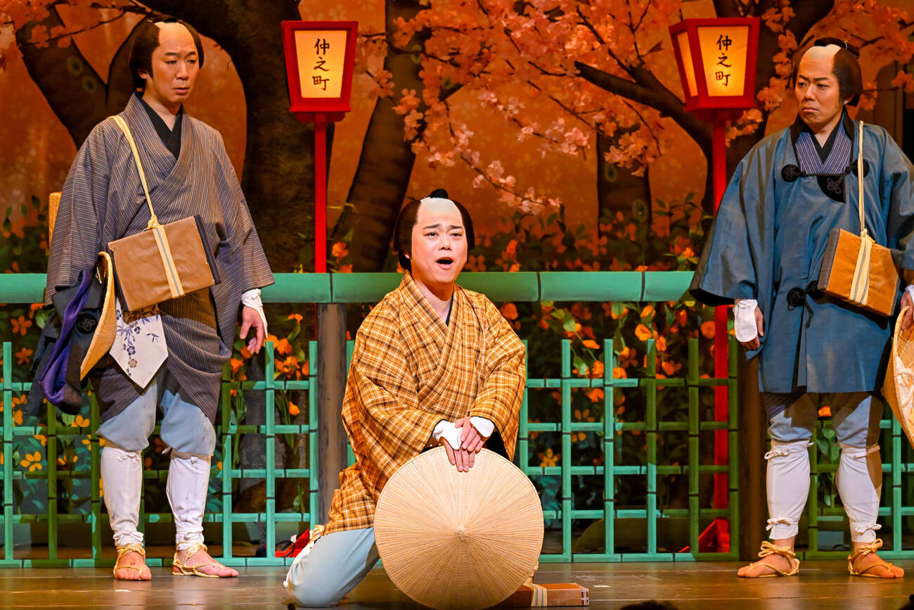 座長公演に出演する三山ひろし（撮影：河上良）