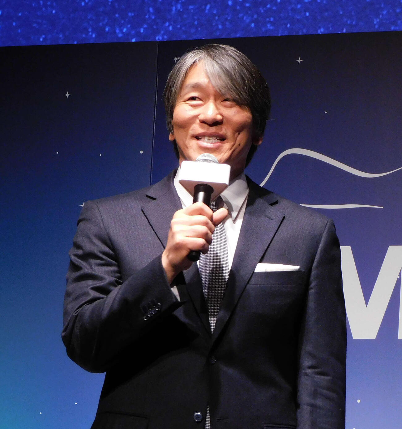 テンピュール新製品発表会にサプライズ登場した松井秀喜氏（撮影・寺本吏輝）
