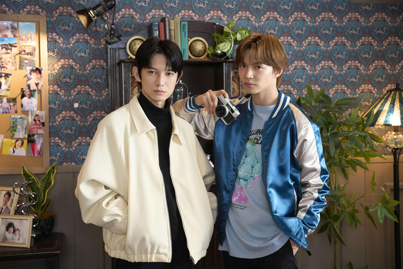 時光代理人に出演する本郷奏多（左）と佐藤大樹（右）（C）東海テレビ