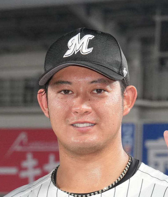 ロッテ佐藤都志也（2025年8月撮影）