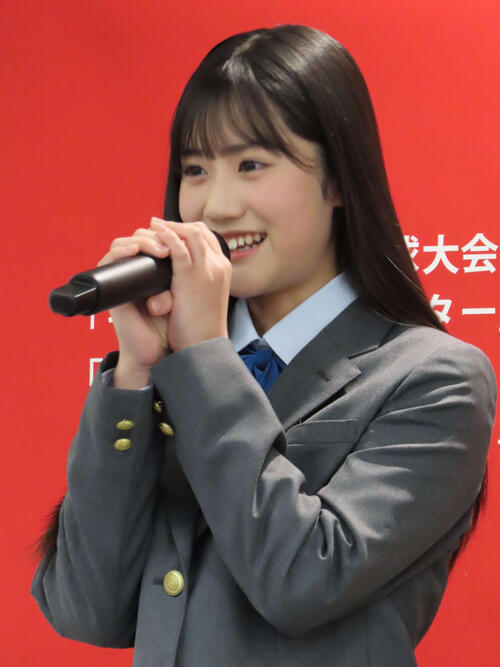 センバツ応援ポスター起用された黒氏萌楓「頑張りました」佐藤泰心「同じ高校生の活躍にワクワク」