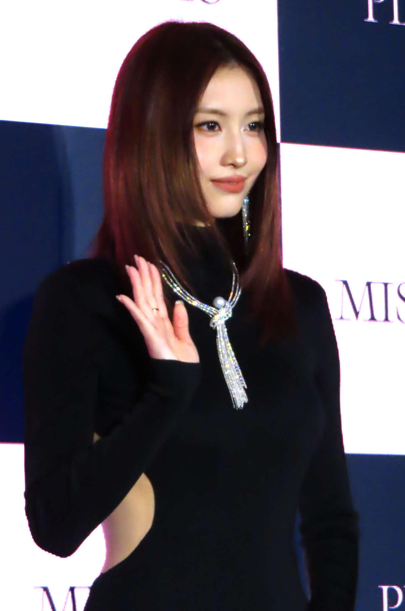 「魅惑の唇」TWICEモモ、「ハンサム」ファッションコーデ伊ブランド「バッグ」ショット公開 - 韓国エンタメ写真ニュース : 日刊スポーツ