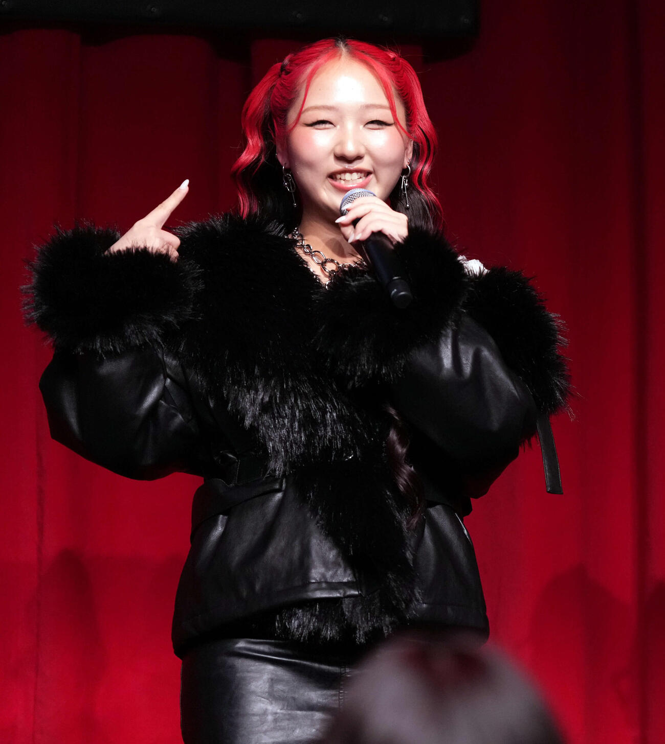 1stアルバムリスニングパーティーに登壇したHANAのCHIKA（撮影・たえ見朱実）