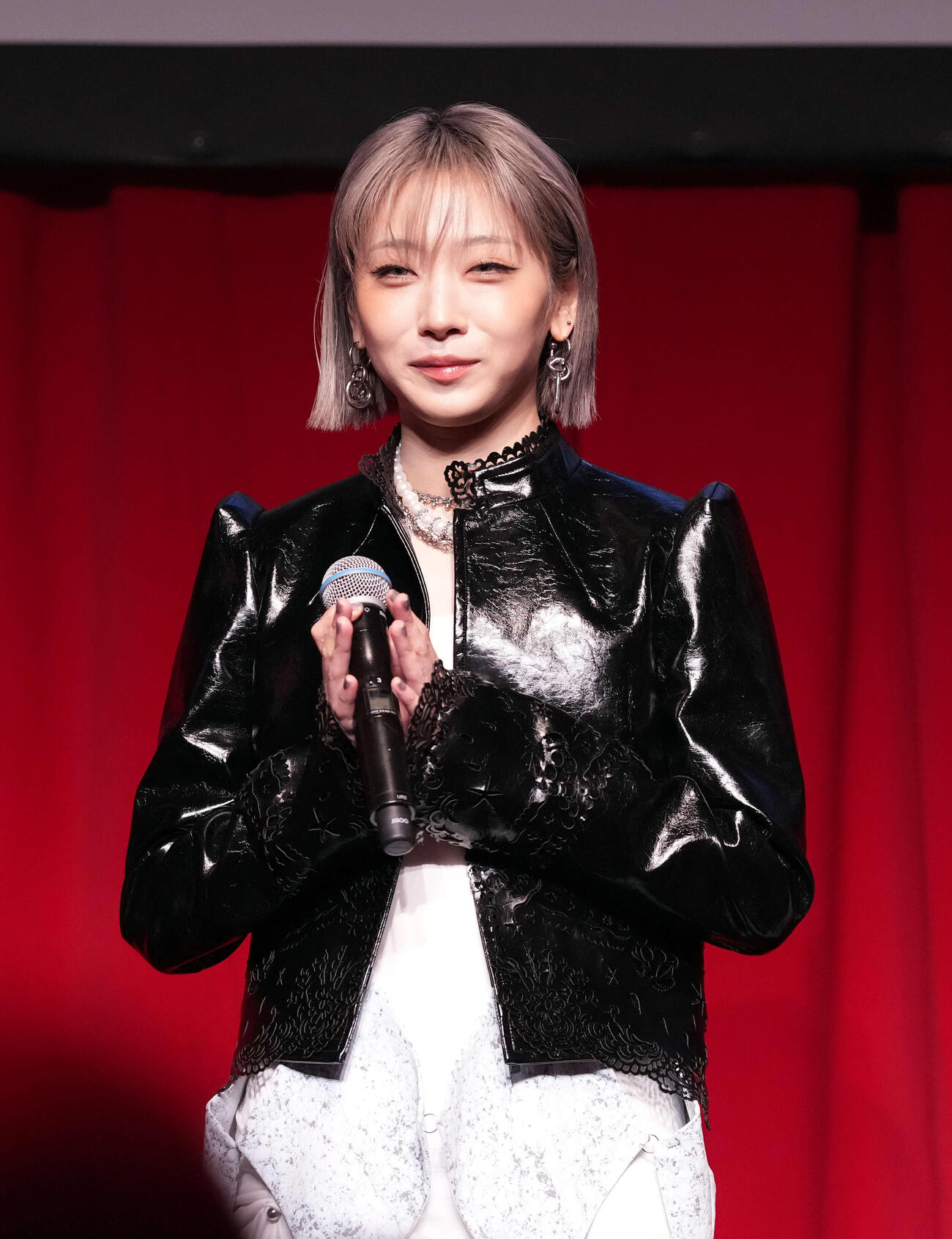 1stアルバムリスニングパーティーに登壇したHANAのJISOO（撮影・たえ見朱実）