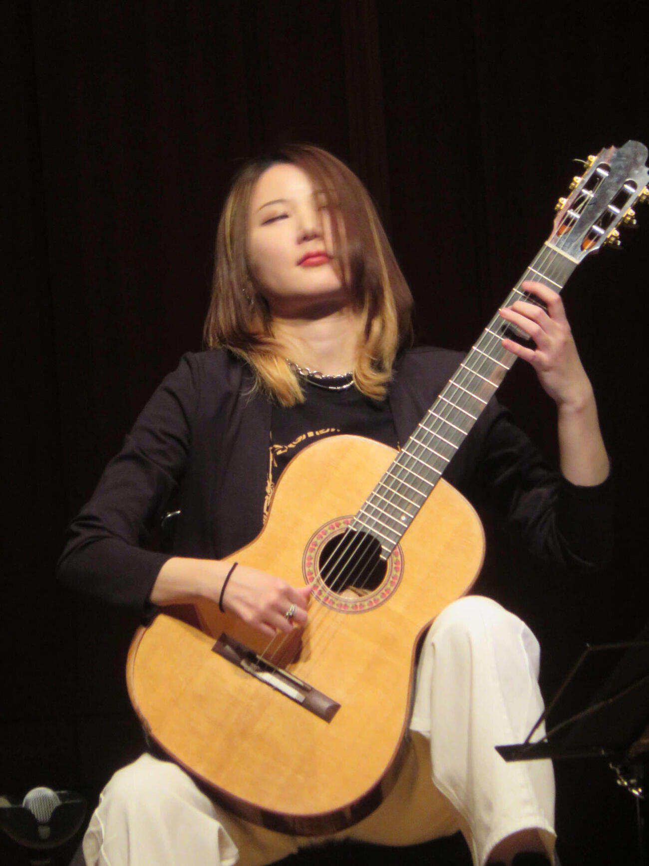 アルバム2枚同時発売記念コンサートを行った猪居亜美（撮影・川田和博）